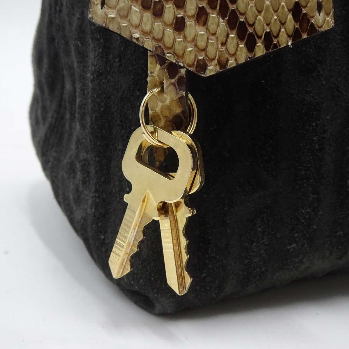 【中古】ルイ・ヴィトン ウィスパーGM ハンドバッグ スエード パイソン モノグラム ブラック系 M95811 Louis Vuitton