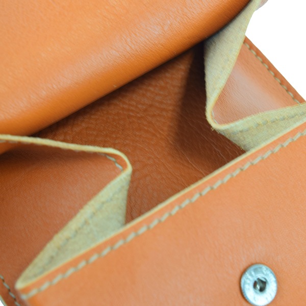 IL BISONTE イルビゾンテ 二つ折り財布 コンパクト財布 小銭入れ付き メンズ レディース/SBW015 PV0005 CA101 IL BISONTE イルビゾンテ 二つ折り財布 コンパクト財布 小銭入れ付き メンズ レディース/SBW015 PV0005 CA101