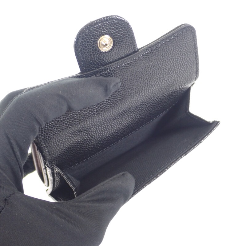 クラシックスモール フラップウォレット AP0230_Y33352_C3906 三つ折り財布 グレインカーフレザー ブラック ゴールド金具 レディース【Sランク】 クラシックスモール フラップウォレット AP0230_Y33352_C3906 三つ折り財布 グレインカーフレザー ブラック ゴールド金具 レディース【Sランク】