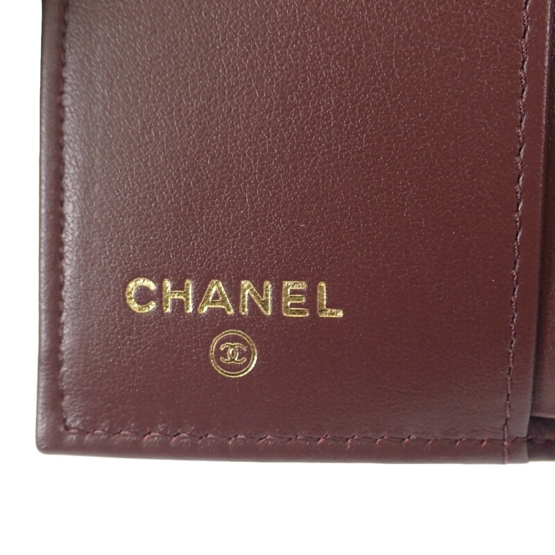 クラシックスモール フラップウォレット AP0230_Y33352_C3906 三つ折り財布 グレインカーフレザー ブラック ゴールド金具 レディース【Sランク】 クラシックスモール フラップウォレット AP0230_Y33352_C3906 三つ折り財布 グレインカーフレザー ブラック ゴールド金具 レディース【Sランク】