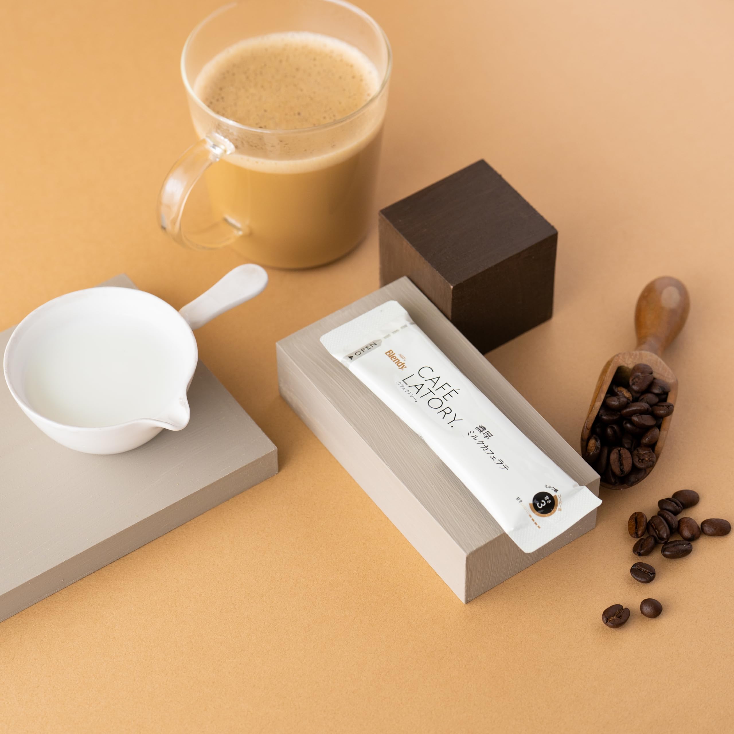 AGF ブレンディ カフェラトリー スティック アソート 100本 【 コーヒー 詰め合わせ 】【 差し入れに 】【ビターカフェラテミルクカフェラテキャラメルマキアート抹茶ラテ 各20本ミルク AGF ブレンディ カフェラトリー スティック アソート 100本 【 コーヒー 詰め合わせ 】【 差し入れに 】【ビターカフェラテミルクカフェラテキャラメルマキアート抹茶ラテ 各20本ミルク