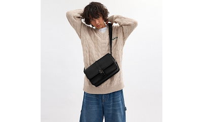 Qoo10] Coach ショルダーバッグ リーグ メッセンジャー : メンズバッグ