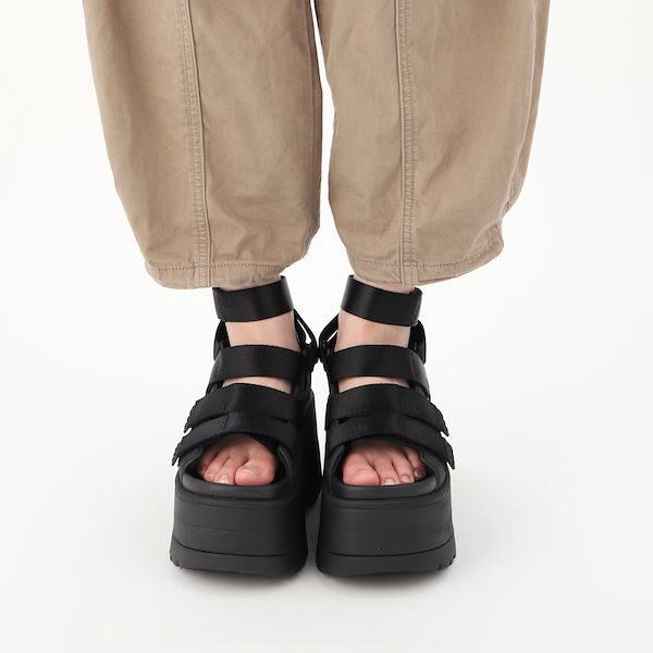 sale!すぐ届く国内発送☆UGG Lecia ストラップ サンダル UGG (アグ) メッシュ＆キャンバス ストラップサンダル LA Camp