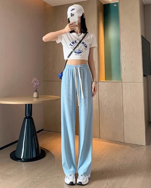 ボトムス パンツ ストレートパンツ カジュアルパンツ レギュラー丈 ストレート ポケット ハイウエスト ウエストゴム 伸縮性 かわいい 大人可愛い シンプル カジュアル 大人 おしゃれ お洒落 かっこ