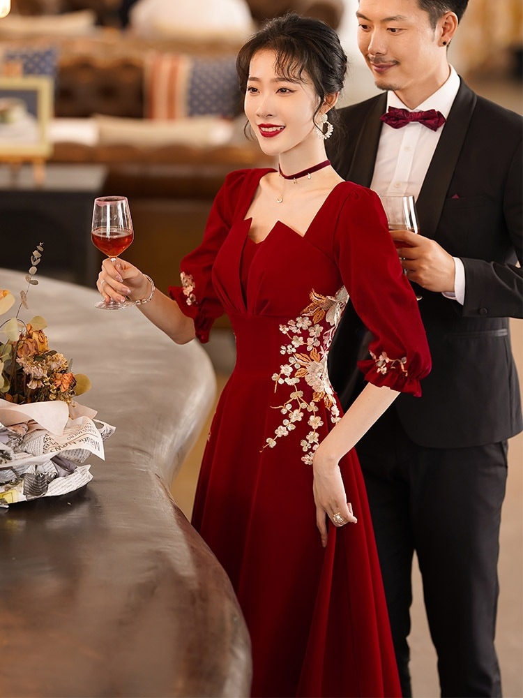 花嫁トースト服ウェディングドレスチャイナドレス 中国の花嫁トースト服ウェディングドレスチャイナドレス