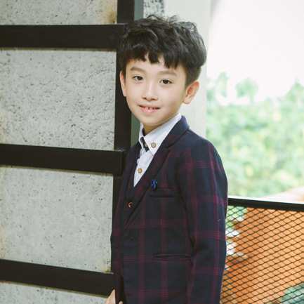 【即納】フォーマルスーツ 上下セット タキシード 男の子 スーツ キッズ 子供 3点セット ベスト チェック柄 入学式 入園式 七五三 結婚式 発表会