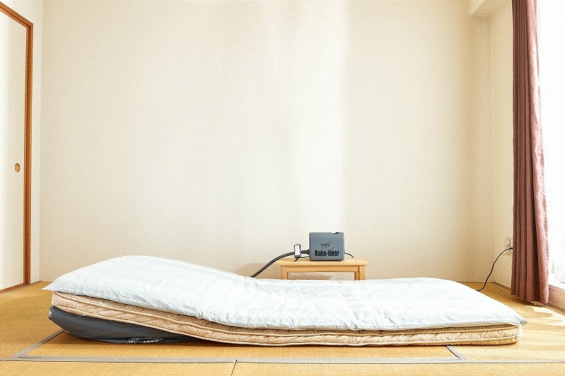 エアーリクライニングマット ラクライナー AX-042a Raku-Liner 電動エアポンプ式ラクライナー エアーリクライニングマット ラクライナー AX-042a Raku-Liner 電動エアポンプ式ラクライナー