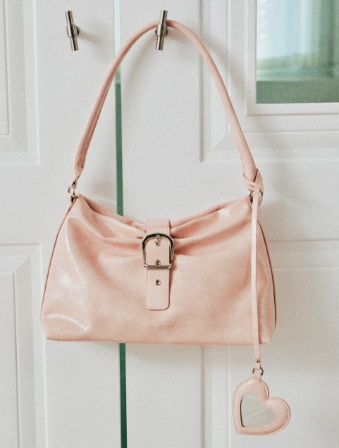 Ribbon hobo buckle shoulder bag リボンホーボーバックルショルダーバッグ Ribbon hobo buckle shoulder bag リボンホーボーバックルショルダーバッグ