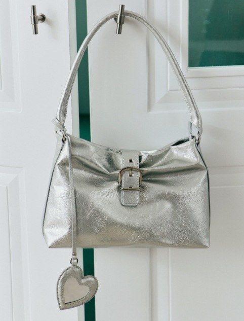 Ribbon hobo buckle shoulder bag リボンホーボーバックルショルダーバッグ Ribbon hobo buckle shoulder bag リボンホーボーバックルショルダーバッグ