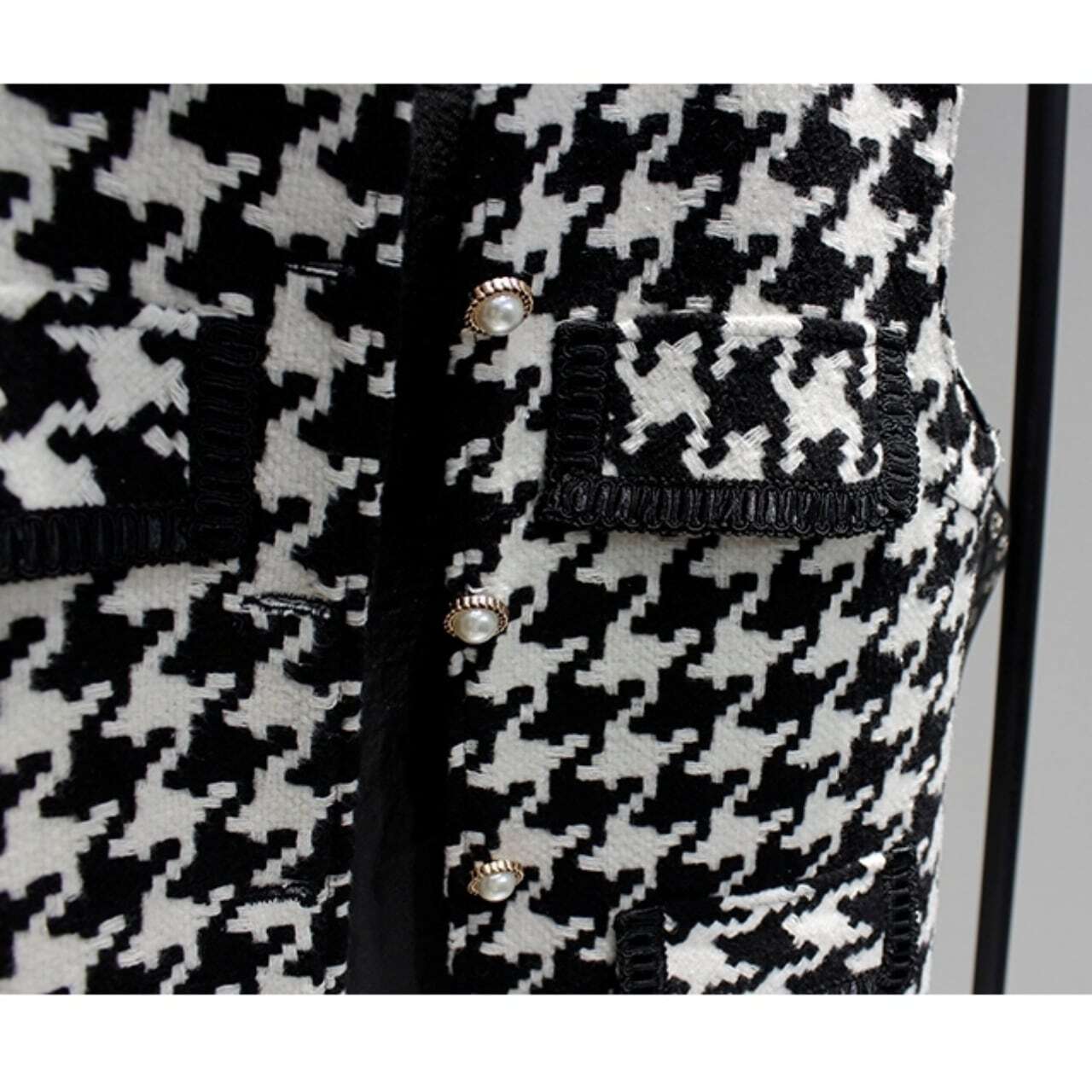 レディース 千鳥格子柄ツイードジレ ノースリーブ パールボタン バイカラー モノトーン 大人可愛い ママコーデ ママファッション 韓国系 オルチャン 人気 トレンド 新作 20代 30代 40代 きれ