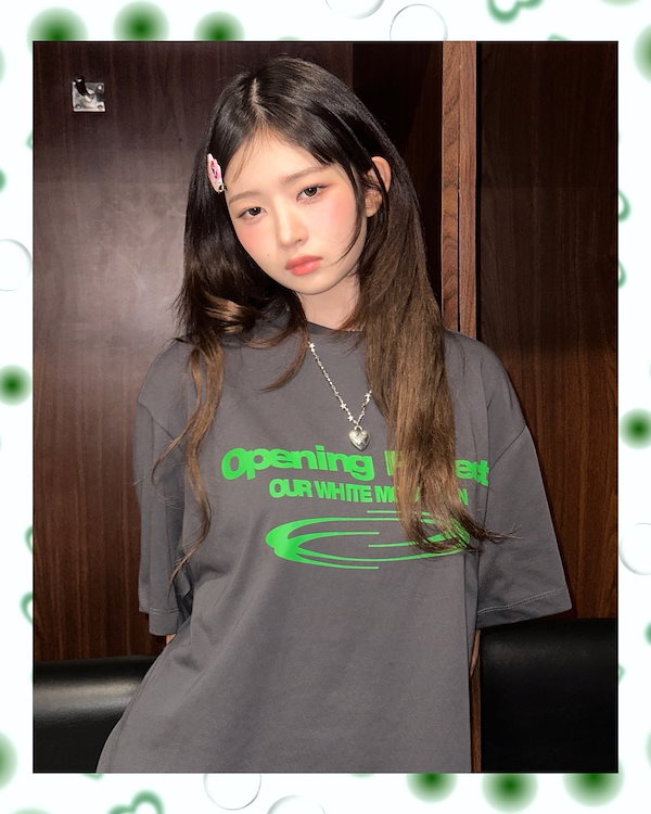 IVEレイ着用SURGERYクロップドサテンシャツブルーギークシック