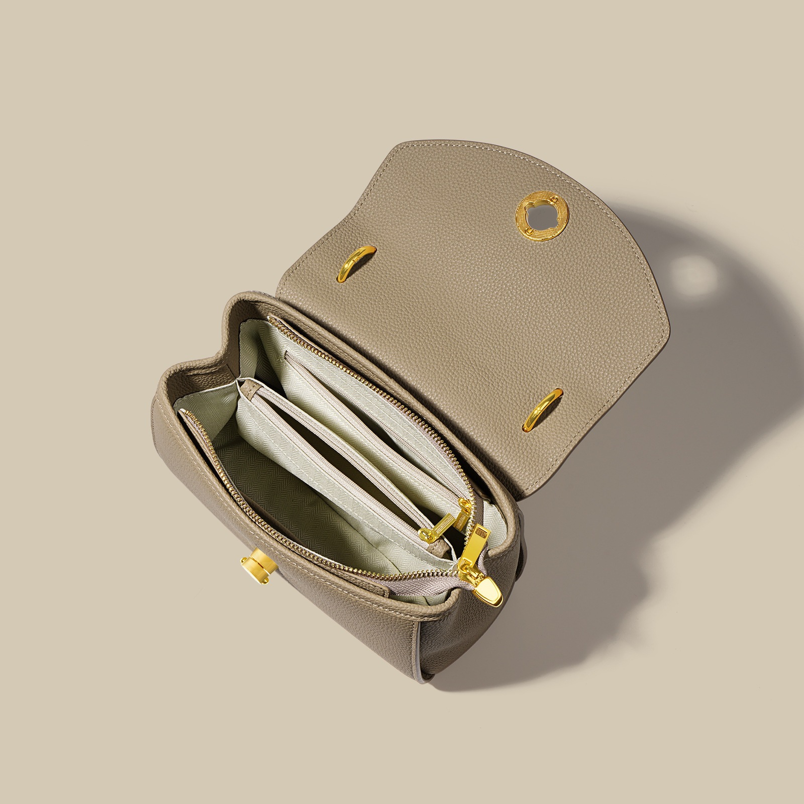 【本革/3カラー /キーホルダーを贈る】人気デイリーバッグ/レディース/トート/ショルダーバッグ/バッグ 【本革/3カラー /キーホルダーを贈る】人気デイリーバッグ/レディース/トート/ショルダーバッグ/バッグ