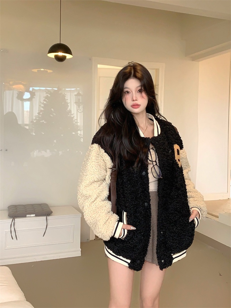 秋冬防寒あったかアウター中綿刺繍配色韓国風ロゴ コートかわいいブルゾンファー付きファッション系裹起毛大人ゆったりカジュアルストリートサイズレディースムートンエコゆるダボシルエット学生通学丈スポーティー 秋冬防寒あったかアウター中綿刺繍配色韓国風ロゴ コートかわいいブルゾンファー付きファッション系裹起毛大人ゆったりカジュアルストリートサイズレディースムートンエコゆるダボシルエット学生通学丈スポーティー