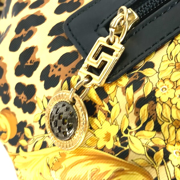 Qoo10] VERSACE リュックサック レオパード 豹柄 ヒョウ