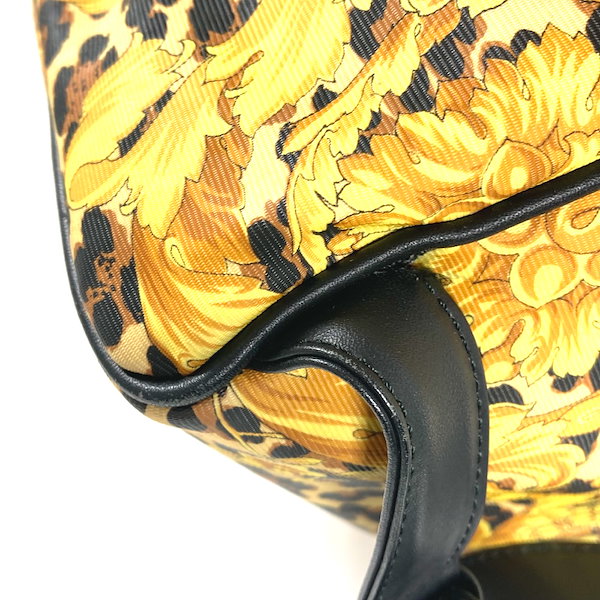 Qoo10] VERSACE リュックサック レオパード 豹柄 ヒョウ