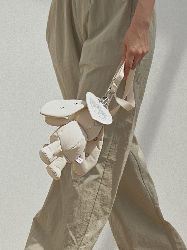 ラインフレンズ】 NewJeans x COLLER RABBIT POUCH : WHITE