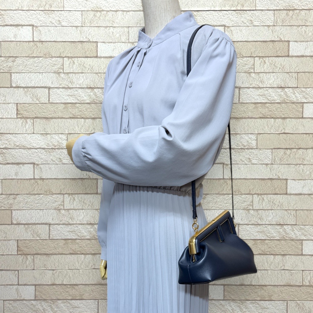 フェンディ ファーストスモール ショルダーバッグ レザー 8BP129 ABVE ネイビー FENDI 中古 フェンディ ファーストスモール ショルダーバッグ レザー 8BP129 ABVE ネイビー FENDI 中古