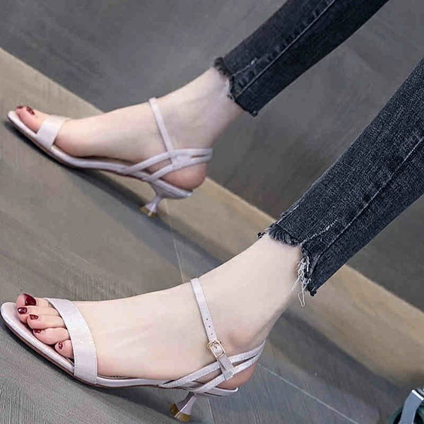 サンダル レディース かかとあり ヒールサンダル ピンヒール アンクルストラップ ストラップ ハイヒール アンクルベルト ベルト付き ヒール4cm 可愛い かわいい おしゃれ 美脚 ガーリー 調節可能 サンダル レディース かかとあり ヒールサンダル ピンヒール アンクルストラップ ストラップ ハイヒール アンクルベルト ベルト付き ヒール4cm 可愛い かわいい おしゃれ 美脚 ガーリー 調節可能