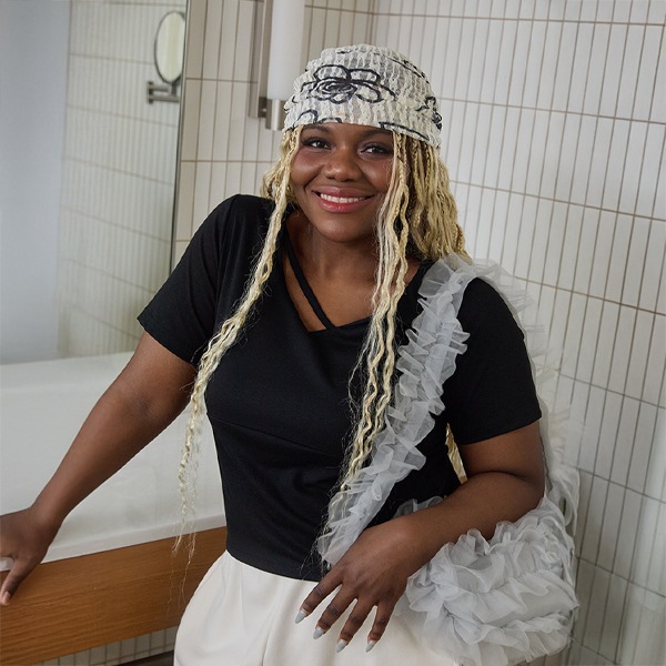 [イーブレット・バイ・ジェイスタイル] イーブレット・ボンビー Vネックストラップ Tシャツ Jスタイル