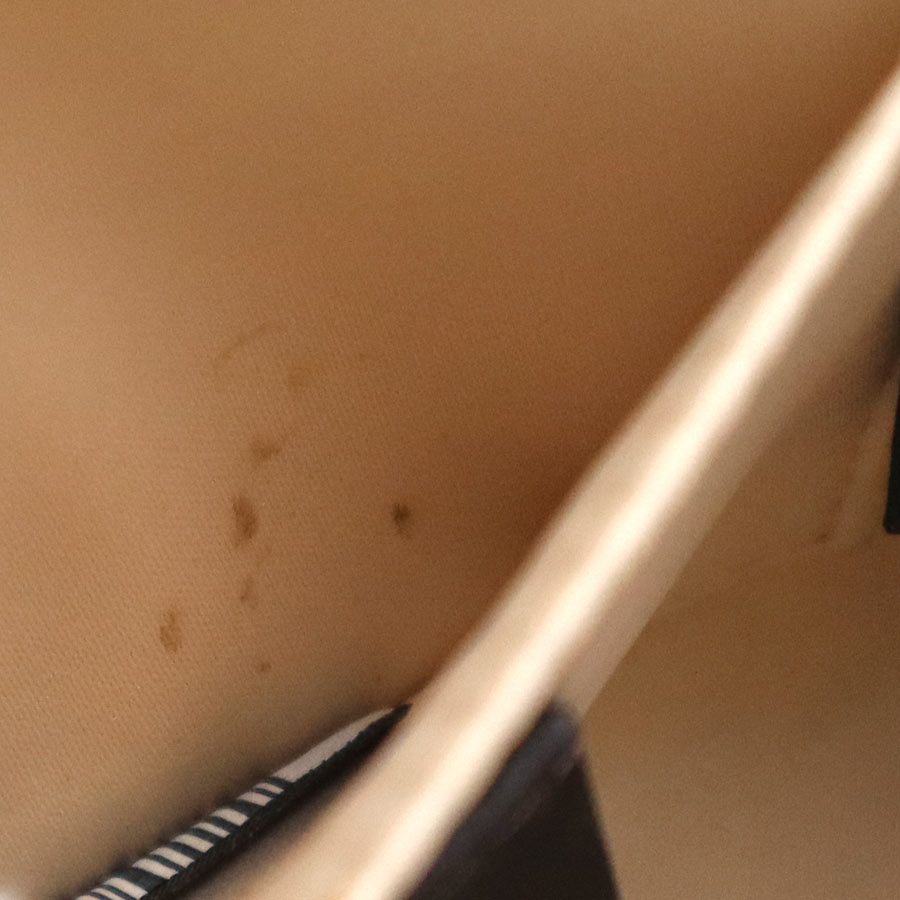 フェンディ FENDI 斜め掛けショルダーバッグ レザー/メタル ピンクベージュ/ゴールド レディース 8M0322-K47 w1044a フェンディ FENDI 斜め掛けショルダーバッグ レザー/メタル ピンクベージュ/ゴールド レディース 8M0322-K47 w1044a