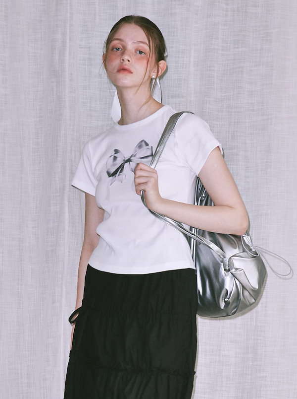 Tシャツ・カットソー RONRON DOUBLE RIBBON SLIM CROP LONG SLEEVE WHITE SILVER Designer fashion, Seoul-fully created | W Concept