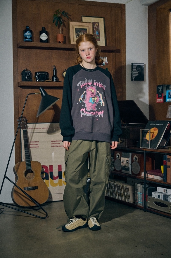 [CPGN STUDIO ]★Honey Teddy Raglan Sweatshirt CPGN STUDIO】 Honey Teddy Raglan Sweatshirt トレーナー