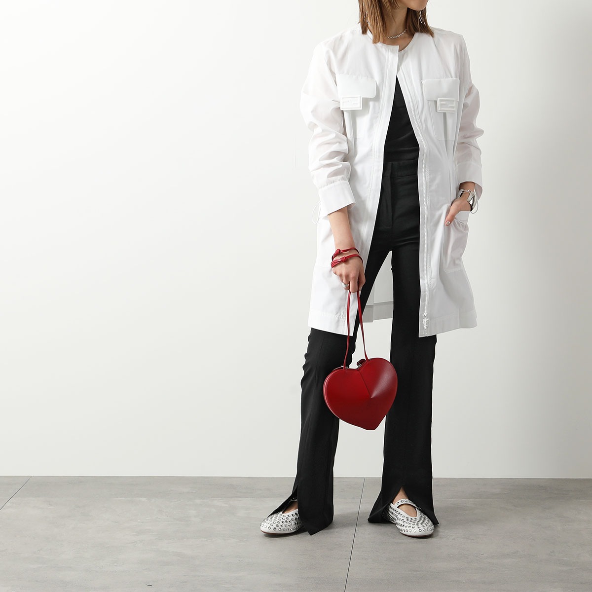 ALAIA アライア バレエシューズ BALLERINA STRAP AA3A029CK116 レディース フラットシューズ レザー ラインストーン装飾 靴 20/BLANC-CASSE【箱B】 ALAIA アライア バレエシューズ BALLERINA STRAP AA3A029CK116 レディース フラットシューズ レザー ラインストーン装飾 靴 20/BLANC-CASSE【箱B】