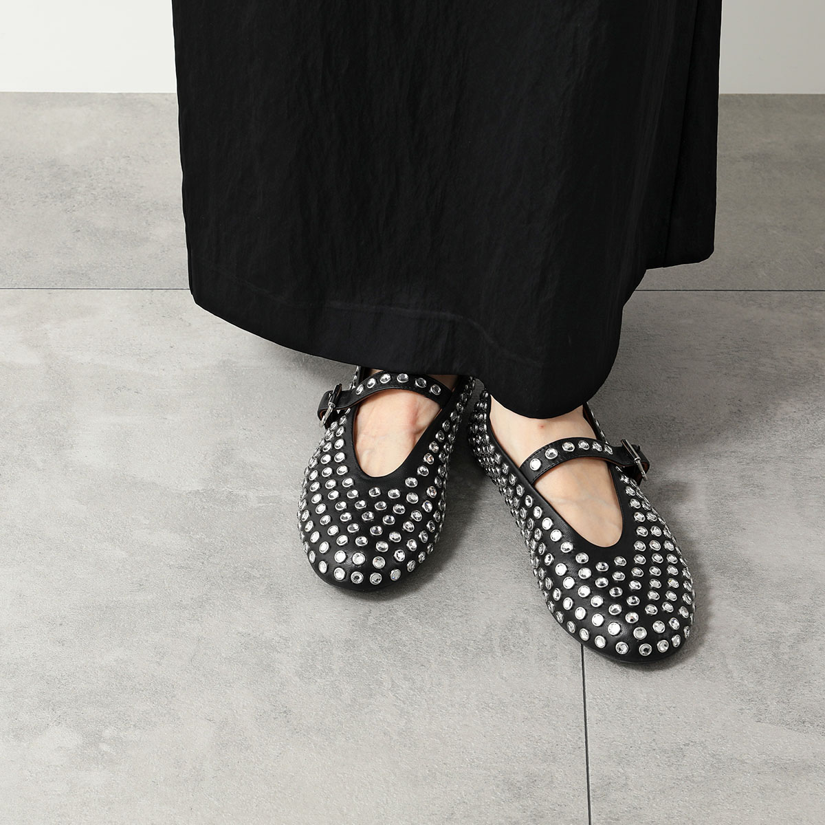 ALAIA アライア バレエシューズ BALLERINA STRAP AA3A029CK116 レディース フラットシューズ レザー ラインストーン装飾 靴 20/BLANC-CASSE【箱B】 ALAIA アライア バレエシューズ BALLERINA STRAP AA3A029CK116 レディース フラットシューズ レザー ラインストーン装飾 靴 20/BLANC-CASSE【箱B】