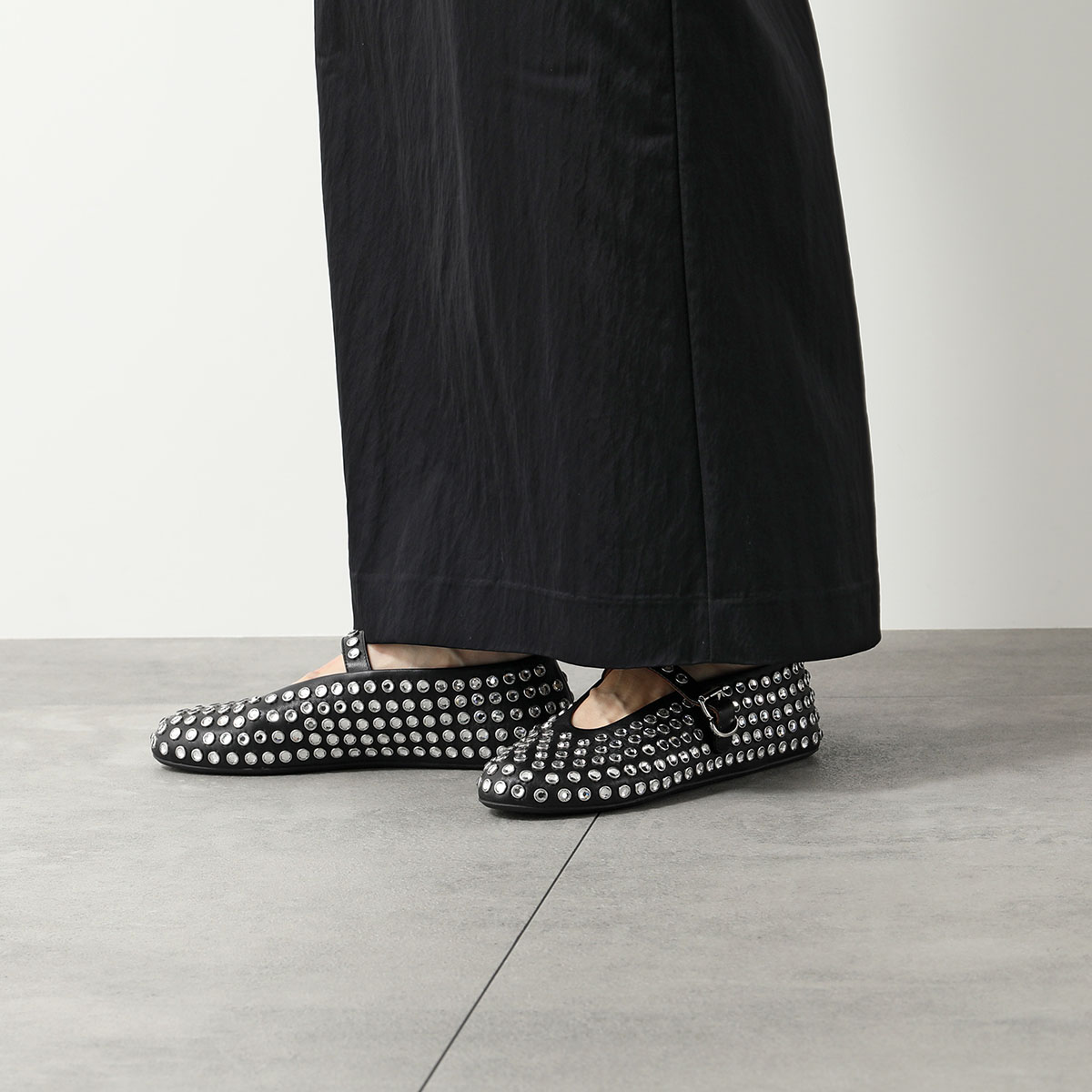 ALAIA アライア バレエシューズ BALLERINA STRAP AA3A029CK116 レディース フラットシューズ レザー ラインストーン装飾 靴 20/BLANC-CASSE【箱B】 ALAIA アライア バレエシューズ BALLERINA STRAP AA3A029CK116 レディース フラットシューズ レザー ラインストーン装飾 靴 20/BLANC-CASSE【箱B】