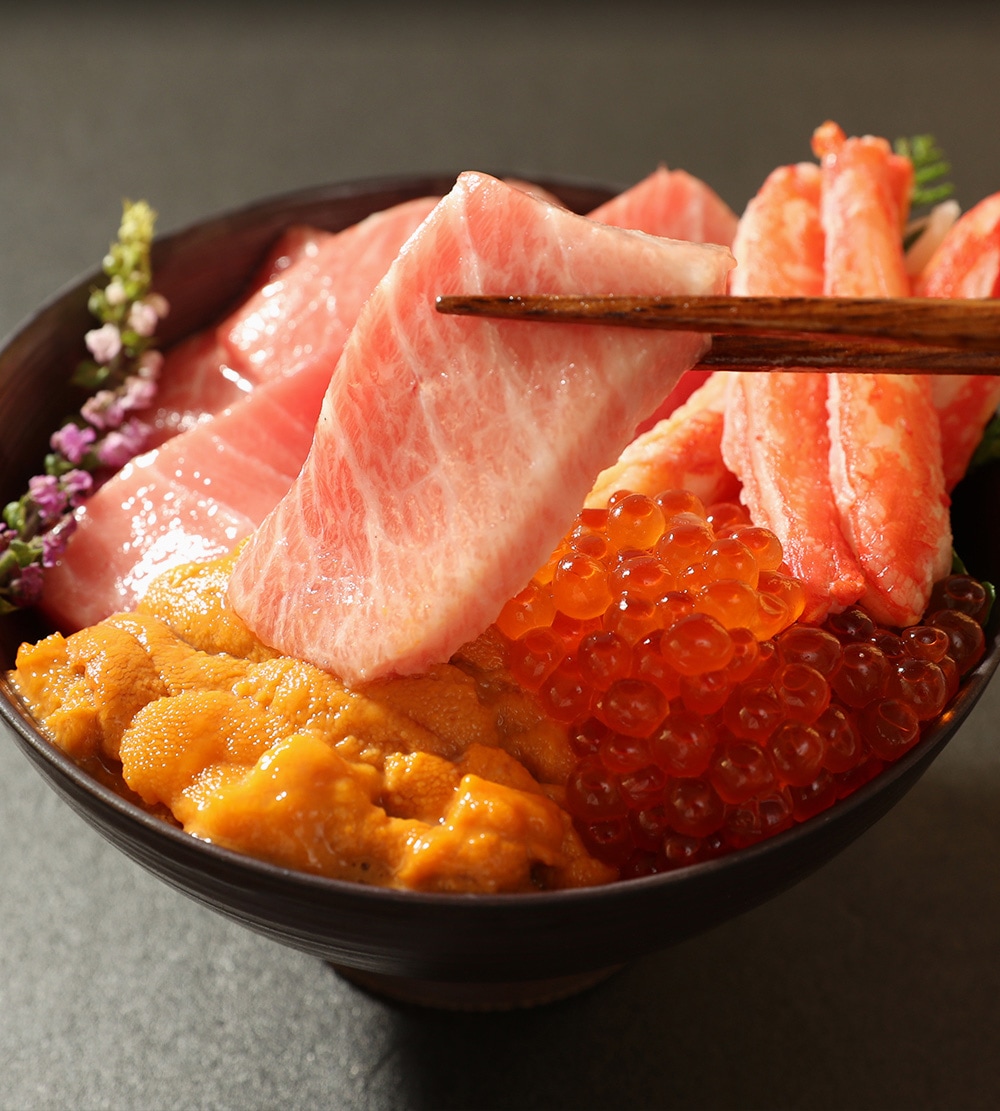 五色海鮮丼（本まぐろ大トロ 中トロ 生うに いくら ずわいかに） 4-7人前 最高級 刺身 母の日 父の日 敬老の日