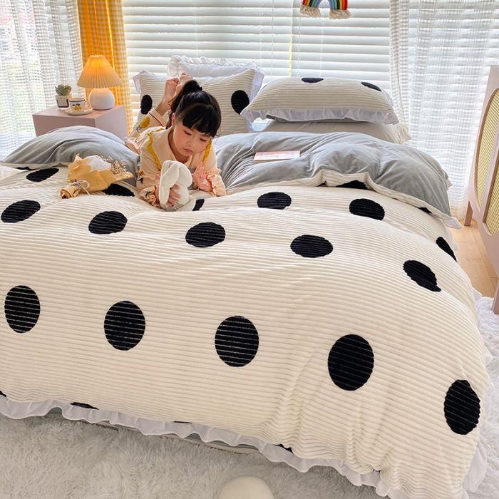 [送料無料]4ピースフランネル黒と白の水玉模様のベッドカバーベッドシーツ/キルトカバー布団カバー/ベッドの裏地