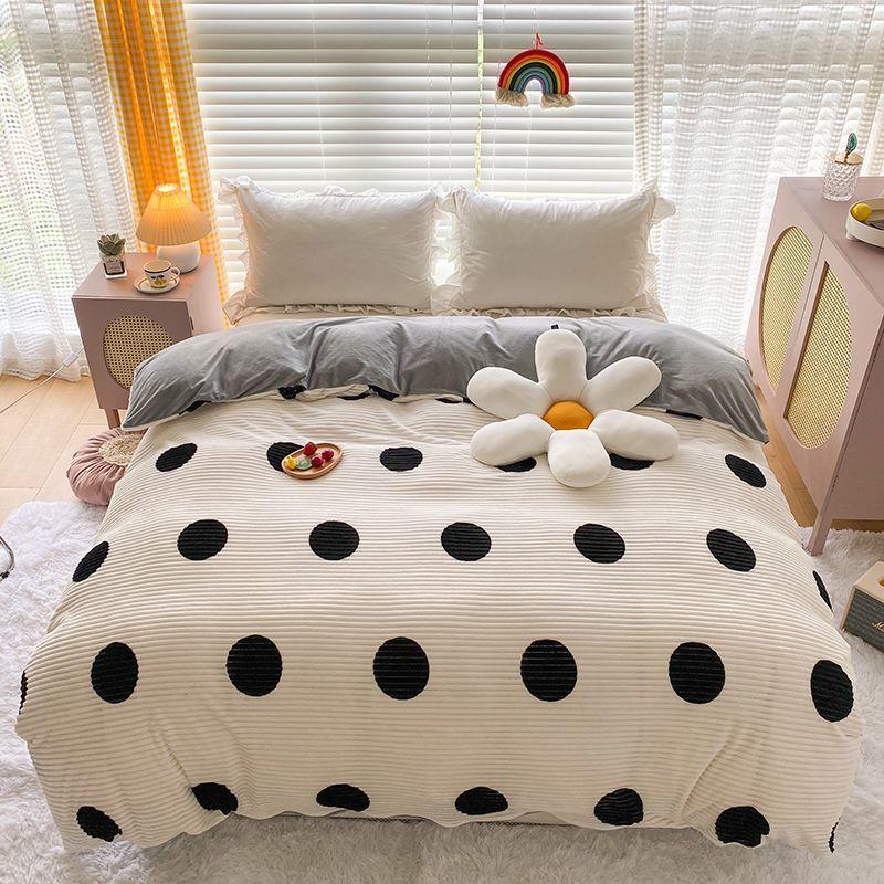 [送料無料]4ピースフランネル黒と白の水玉模様のベッドカバーベッドシーツ/キルトカバー布団カバー/ベッドの裏地