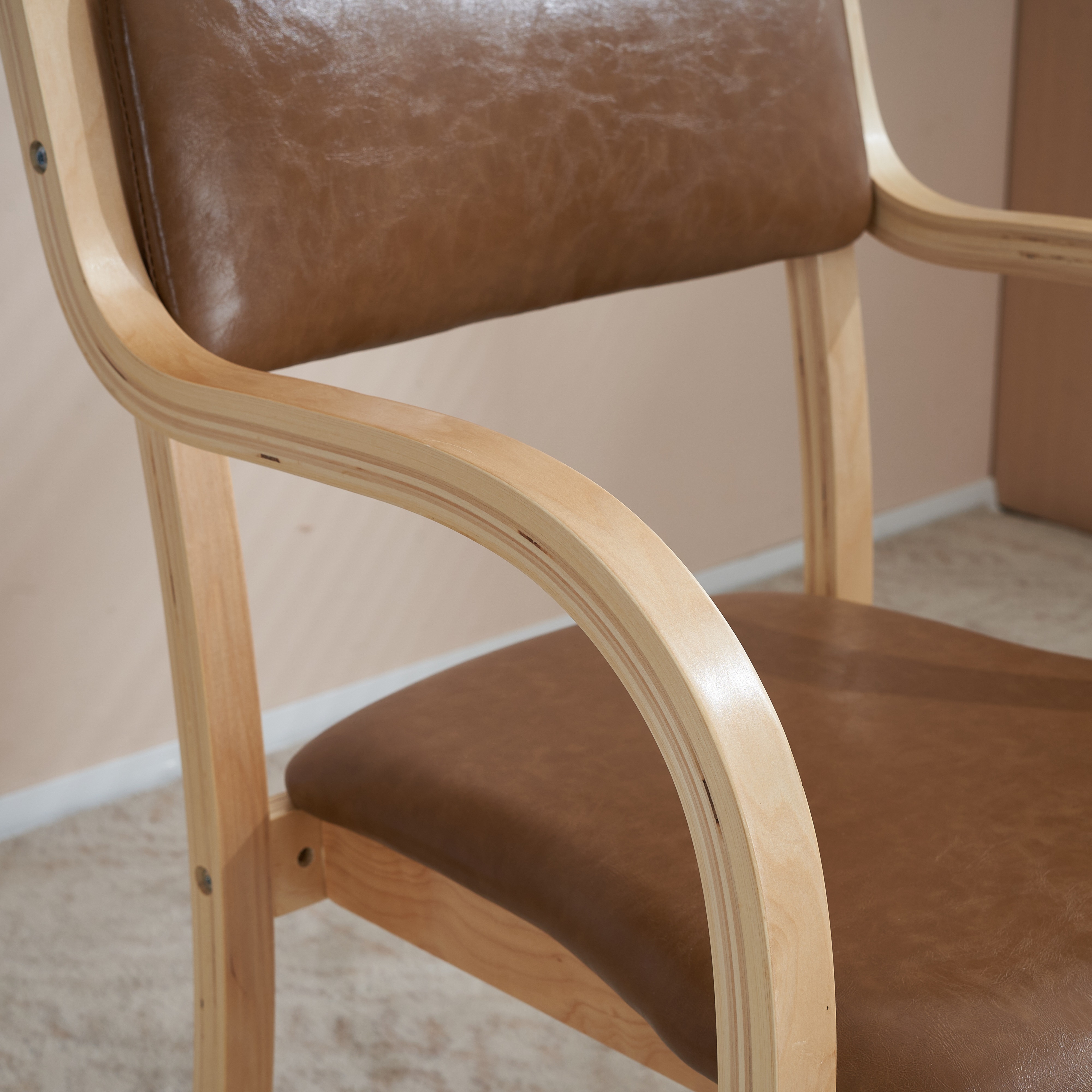 【国内発送】569 ブラウン PU ダイニングチェア 木製 椅子 介護チェア イス 5色選択可能 リビング 【国内発送】569 ブラウン PU ダイニングチェア 木製 椅子 介護チェア イス 5色選択可能 リビング