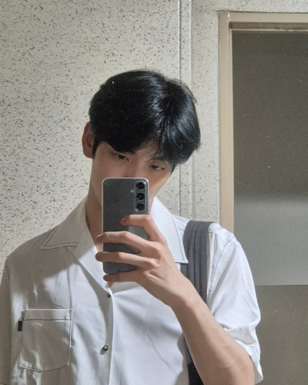 [TXTスビン着用] CONTRAST STITCH SHIRT (WHITE/BLACK) / 韓国アイドル / ユニセックス