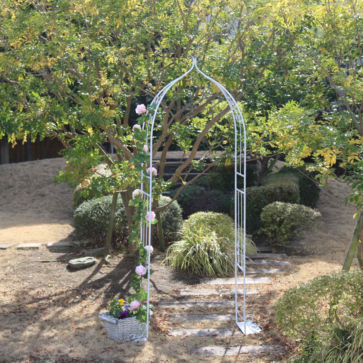 ガーデンアーチ アイアンハーフアーチ ダブル アーチ ハーフ 鉄製アーチ おしゃれ ローズアーチ バルコニーアーチ ガーデニング 目隠し 庭 簡易 アイアン製 薔薇アーチ つるバラ 花立て