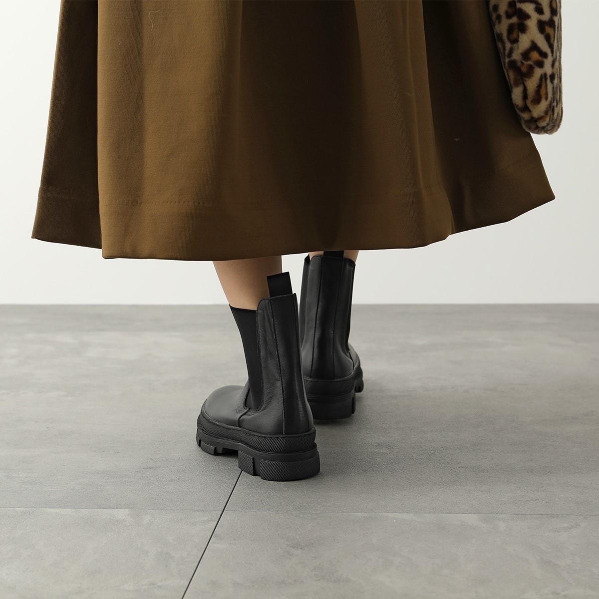 REMME レメ ブーツ ZH-05177 レディース レザー チェルシーブーツ サイドゴアブーツ ショートブーツ ラバーソール 靴 NEGRO REMME レメ ブーツ ZH-05177 レディース レザー チェルシーブーツ サイドゴアブーツ ショートブーツ ラバーソール 靴 NEGRO