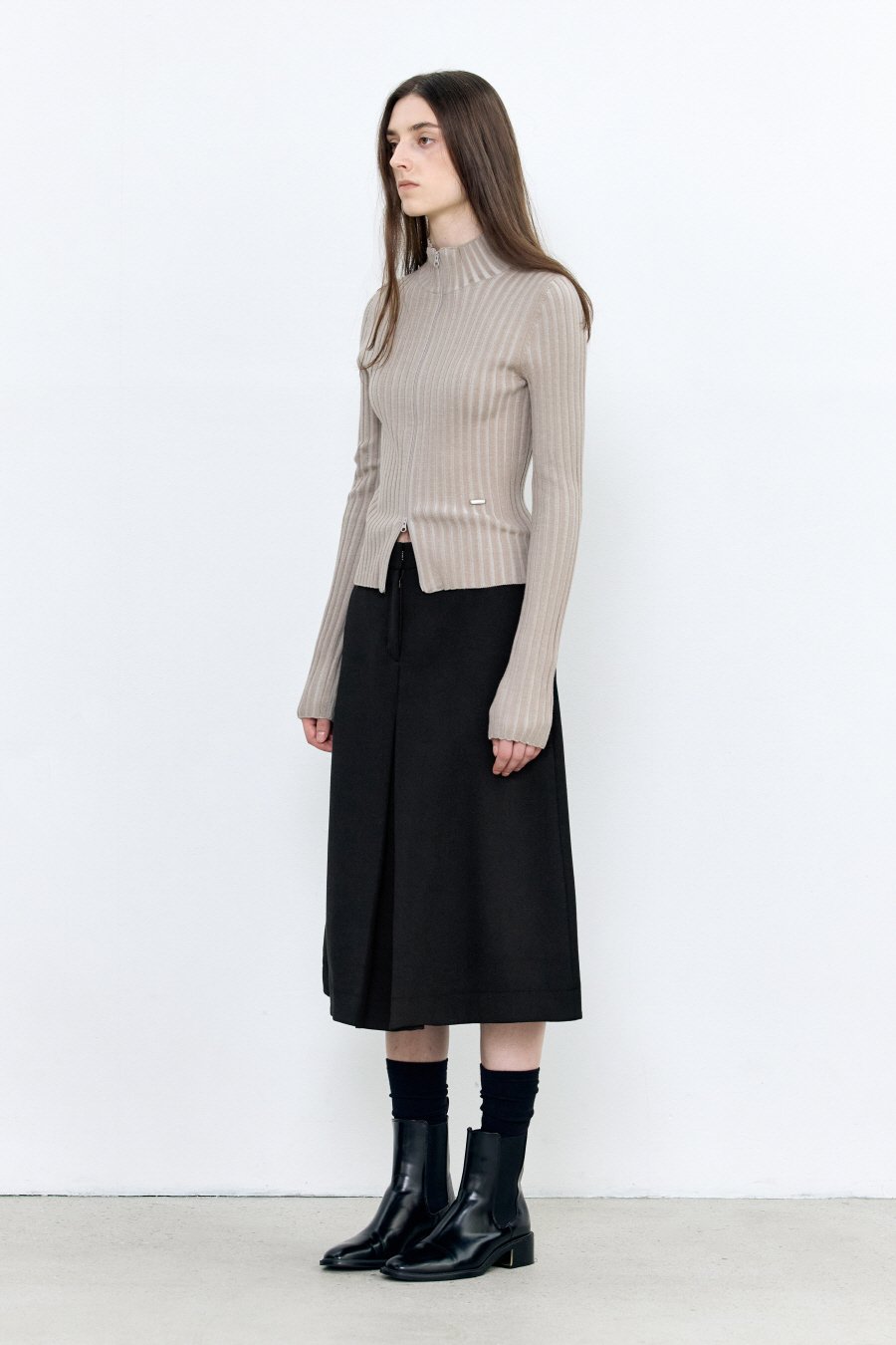 【INSILENCE】[WOMEN] DUAL COLOR KNITWEAR ZIP-UP : ASH BEIGE