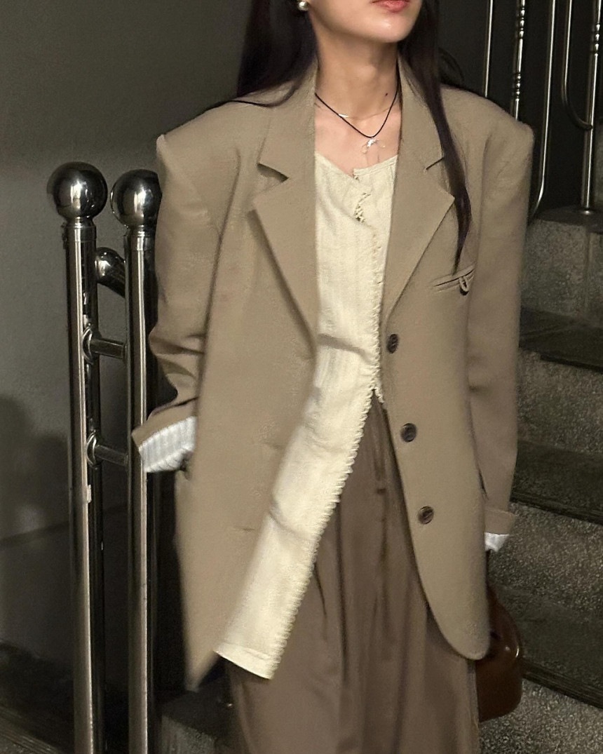 韓国ファッション レディース 冬アウター 気質シンプル コミューター・バック・スプリット・バーサタイル・ブレザー 韓国ファッション レディース 冬アウター 気質シンプル コミューター・バック・スプリット・バーサタイル・ブレザー