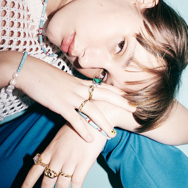 Qoo10] AVECTHING [BTS J-HOPE 着用] BUBB
