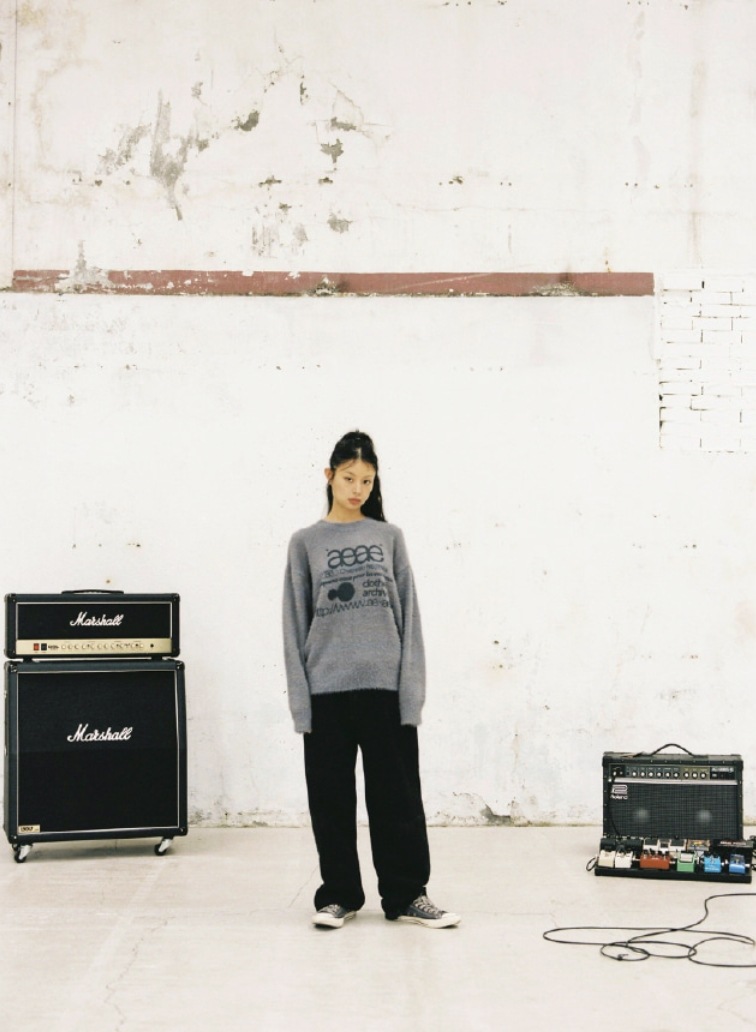 【aeae】 WEB LOGO HAIRY KNIT : SMOKY BLUE