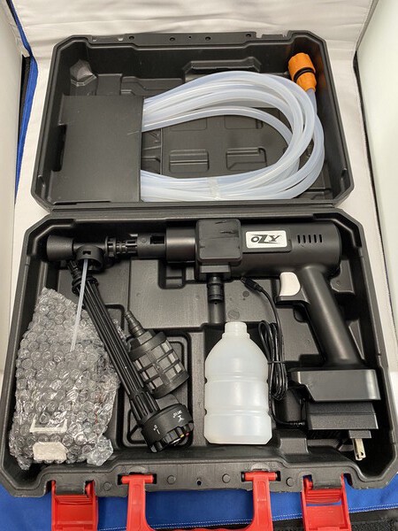 コンパクトなサイズで女性でも使いやすい【充電式モバイル高圧洗浄機 MW-MHC66】