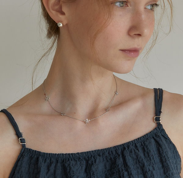 【roaju】Lissome flower necklace〜ネックレス★aespa/ITZY着用 roaju】Lissome flower necklace〜ネックレス☆aespa/ITZY着用