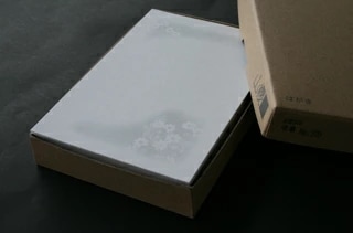 [まとめ売り] 山櫻 はがき 弔事はがき No.370 淡菊 0.237mm厚 郵便枠入(グレー) 1,000枚 / 白 無地 00232370-1000