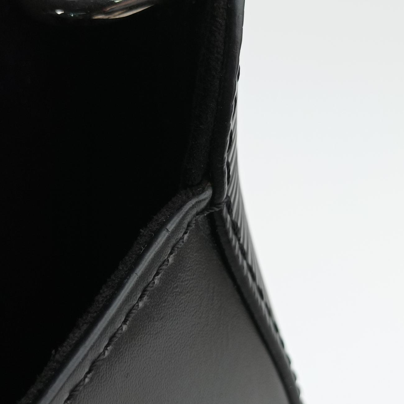 ルナブラックエピ×レザーM42674SN3146中古 ルナブラックエピ×レザーM42674SN3146中古