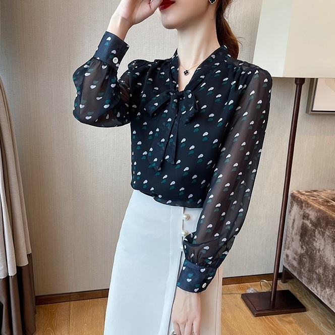 ブラウス トップス シャツ 襟付き ビッグカラー 甘め 春 秋 水玉柄 ドット柄 シフォン フレア フリル タイト スリム ワイド オーバーサイズ キレイ目 清楚感 おしゃれ エレガント 韓国 デート ブラウス トップス シャツ 襟付き ビッグカラー 甘め 春 秋 水玉柄 ドット柄 シフォン フレア フリル タイト スリム ワイド オーバーサイズ キレイ目 清楚感 おしゃれ エレガント 韓国 デート