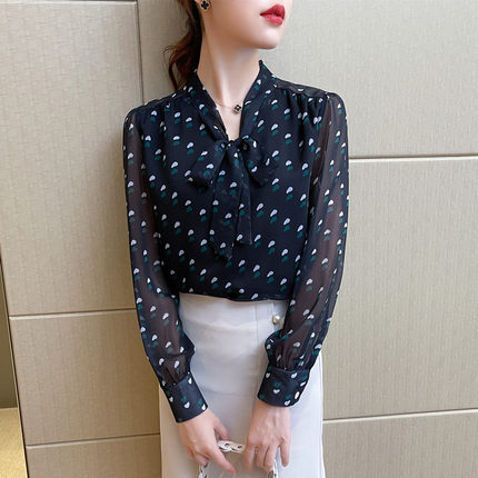 ブラウス トップス シャツ 襟付き ビッグカラー 甘め 春 秋 水玉柄 ドット柄 シフォン フレア フリル タイト スリム ワイド オーバーサイズ キレイ目 清楚感 おしゃれ エレガント 韓国 デート ブラウス トップス シャツ 襟付き ビッグカラー 甘め 春 秋 水玉柄 ドット柄 シフォン フレア フリル タイト スリム ワイド オーバーサイズ キレイ目 清楚感 おしゃれ エレガント 韓国 デート