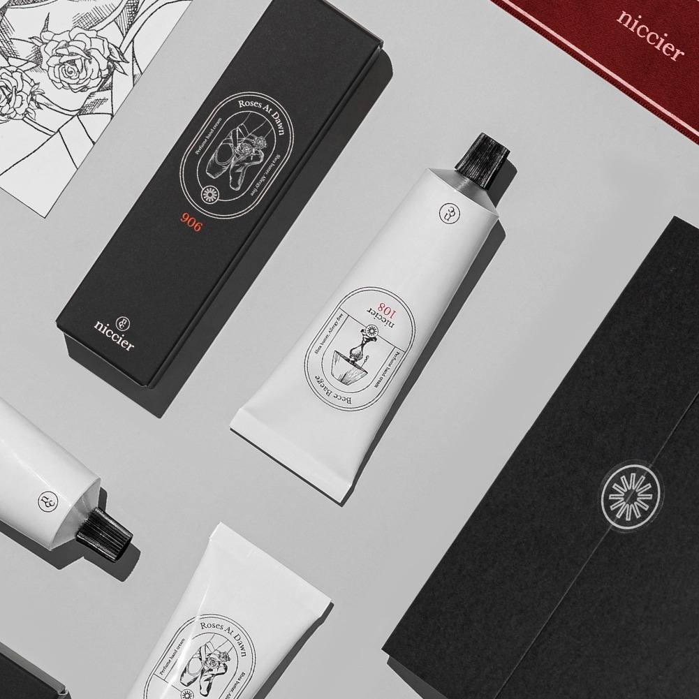 パフューム ハンドクリーム 50ml/ プレゼントにもok!/韓国人気 / 香水のような香り / 保湿ケア / フレッシュ / 韓国コスメ/シアバター/香水ブランド/ギフト/韓コス/デイリー/香