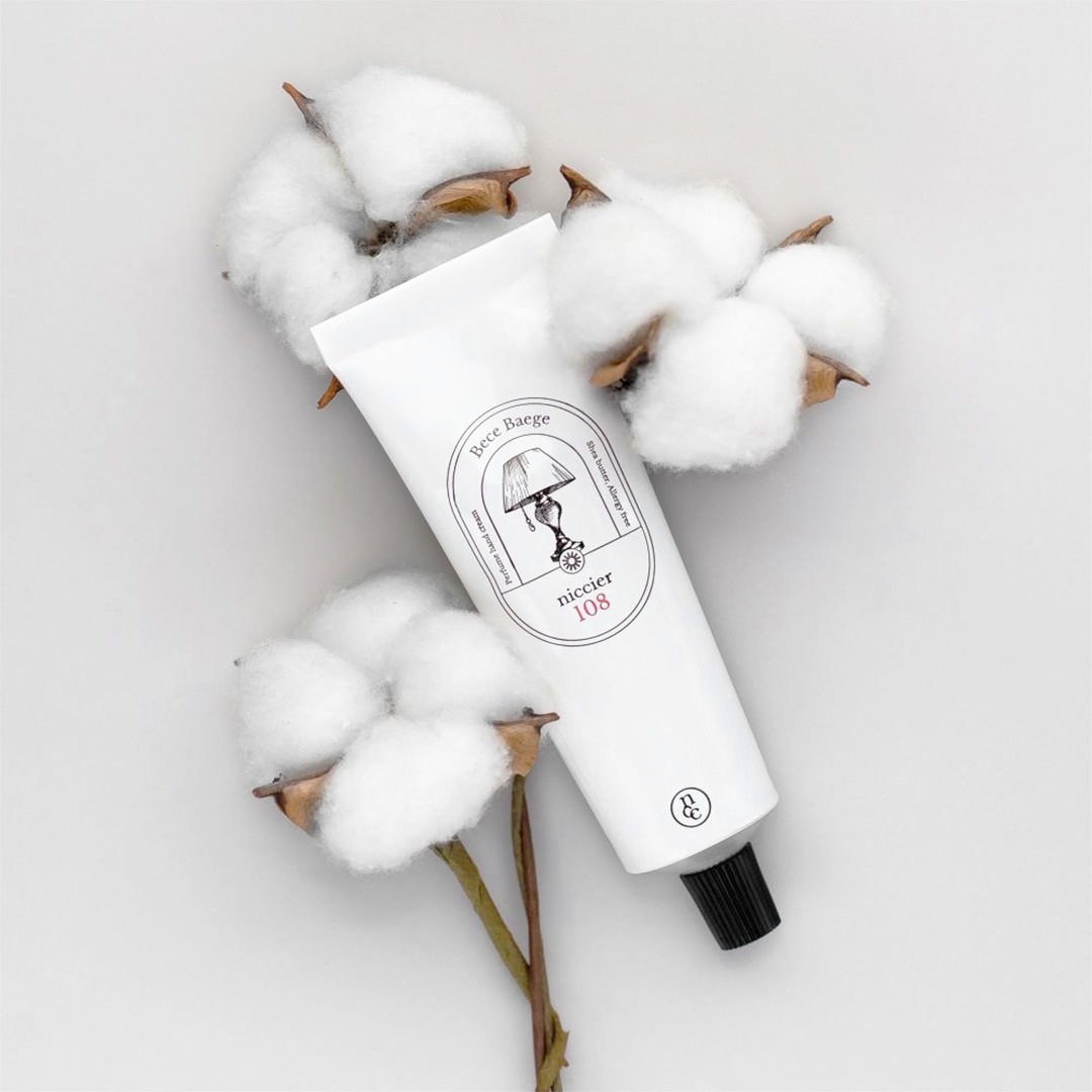 パフューム ハンドクリーム 50ml/ プレゼントにもok!/韓国人気 / 香水のような香り / 保湿ケア / フレッシュ / 韓国コスメ/シアバター/香水ブランド/ギフト/韓コス/デイリー/香