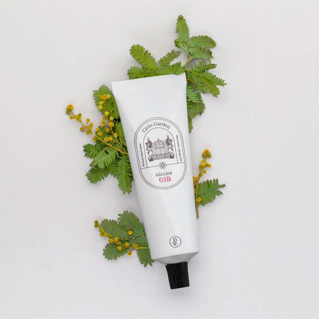 パフューム ハンドクリーム 50ml/ プレゼントにもok!/韓国人気 / 香水のような香り / 保湿ケア / フレッシュ / 韓国コスメ/シアバター/香水ブランド/ギフト/韓コス/デイリー/香