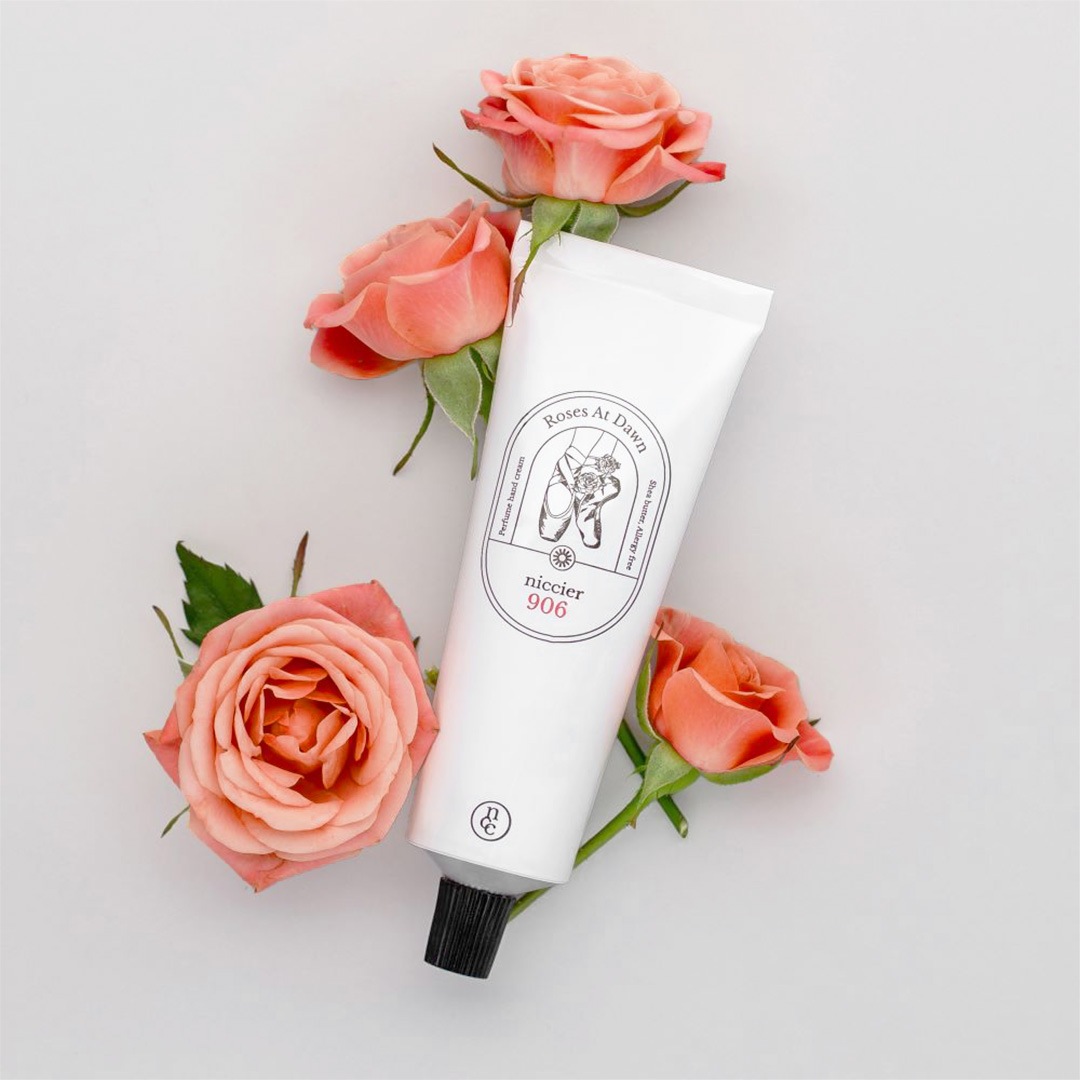 パフューム ハンドクリーム 50ml/ プレゼントにもok!/韓国人気 / 香水のような香り / 保湿ケア / フレッシュ / 韓国コスメ/シアバター/香水ブランド/ギフト/韓コス/デイリー/香